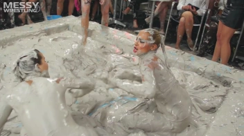 Messy Wrestling: Mud Bunnies Beast it Out In The Ring! Screencap 35 on sinx.preview.netperv.com