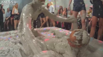 Messy Wrestling: Mud Bunnies Beast it Out In The Ring! Screencap 45 on sinx.preview.netperv.com