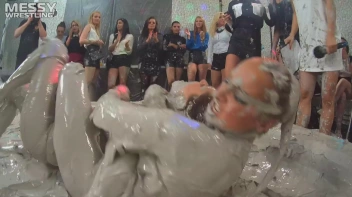 Messy Wrestling: Mud Bunnies Beast it Out In The Ring! Screencap 46 on sinx.preview.netperv.com