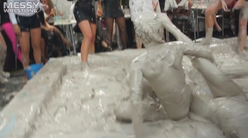 Messy Wrestling: Mud Bunnies Beast it Out In The Ring! Screencap 52 on sinx.preview.netperv.com