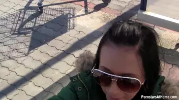 Shopping For A Blowjob Screencap 11 on sinx.preview.netperv.com