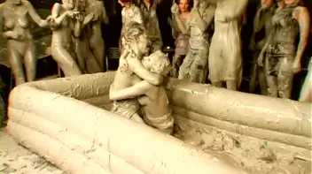 Underground Eurobabe Mud Club Screencap 10 on sinx.preview.netperv.com