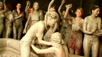 Underground Eurobabe Mud Club Screencap 12 on sinx.preview.netperv.com