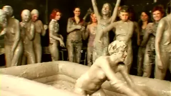 Underground Eurobabe Mud Club Screencap 15 on sinx.preview.netperv.com