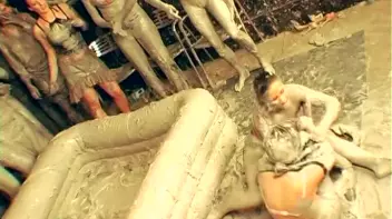 Underground Eurobabe Mud Club Screencap 2 on sinx.preview.netperv.com