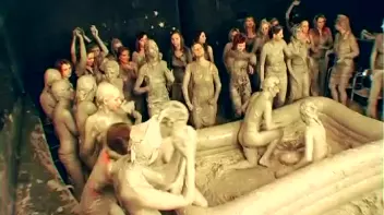Underground Eurobabe Mud Club Screencap 30 on sinx.preview.netperv.com