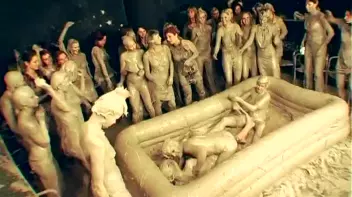 Underground Eurobabe Mud Club Screencap 37 on sinx.preview.netperv.com