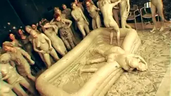 Underground Eurobabe Mud Club Screencap 39 on sinx.preview.netperv.com