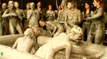 Underground Eurobabe Mud Club Screencap 42 on sinx.preview.netperv.com