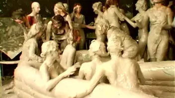 Underground Eurobabe Mud Club Screencap 46 on sinx.preview.netperv.com