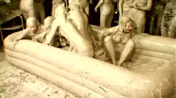 Underground Eurobabe Mud Club Screencap 47 on sinx.preview.netperv.com