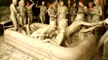 Underground Eurobabe Mud Club Screencap 48 on sinx.preview.netperv.com
