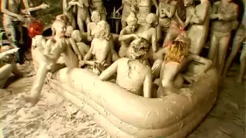 Underground Eurobabe Mud Club Screencap 52 on sinx.preview.netperv.com