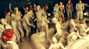 Underground Eurobabe Mud Club Screencap 56 on sinx.preview.netperv.com