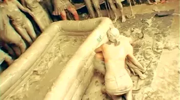 Underground Eurobabe Mud Club Screencap 6 on sinx.preview.netperv.com