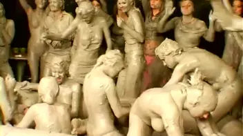 Underground Eurobabe Mud Club Screencap 72 on sinx.preview.netperv.com