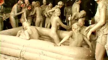 Underground Eurobabe Mud Club Screencap 75 on sinx.preview.netperv.com