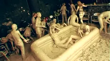 Underground Eurobabe Mud Club Screencap 77 on sinx.preview.netperv.com