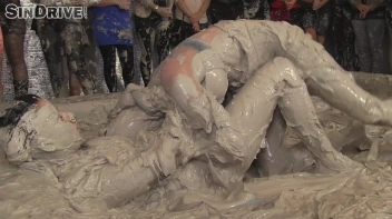 Muddy Wrestling: Regina vs. Kirsten Plant Screencap 75 on sinx.preview.netperv.com