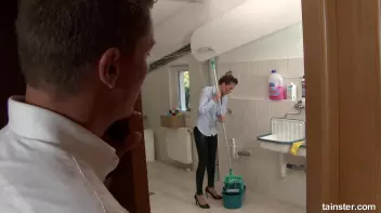 Pissing on the cleaning lady Screencap 3 on sinx.preview.netperv.com