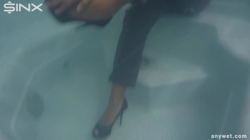 Fully Clothed Hot Tub Hotness Screencap 31 on sinx.preview.netperv.com