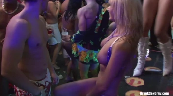 Bikini Beach Balls Part 5 - Cam 3 Screencap 112 on sinx.preview.netperv.com