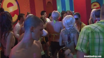 Bikini Beach Balls Part 5 - Cam 3 Screencap 3 on sinx.preview.netperv.com