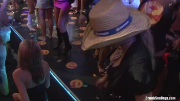 Bikini Beach Balls Part 5 - Cam 3 Screencap 62 on sinx.preview.netperv.com