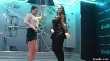 Sexy Wet Booty shaking Screencap 22 on sinx.preview.netperv.com