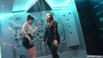 Sexy Wet Booty shaking Screencap 26 on sinx.preview.netperv.com