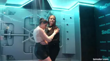 Sexy Wet Booty shaking Screencap 28 on sinx.preview.netperv.com