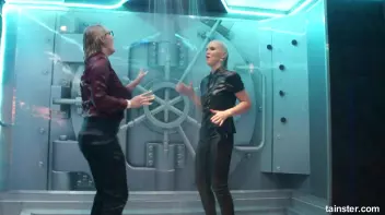 Sexy Wet Booty shaking Screencap 38 on sinx.preview.netperv.com