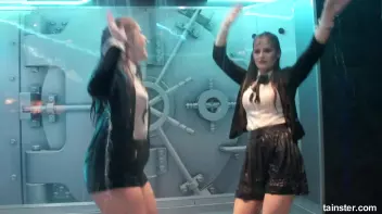 Sexy Wet Booty shaking Screencap 46 on sinx.preview.netperv.com