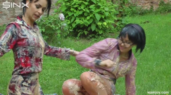 Tickling Turns Into Full Blown Food Fight! Screencap 73 on sinx.preview.netperv.com