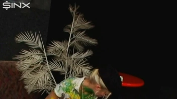 Wet And Messy Paint Play With Sexy Blonde Screencap 63 on sinx.preview.netperv.com