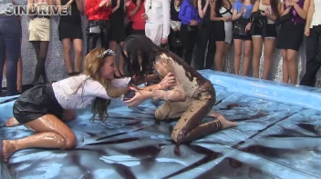 Oily Wrestling: Bella Baby vs. Ashley Woods Screencap 16 on sinx.preview.netperv.com