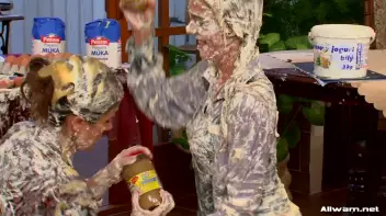 Furious Female Food Fight Screencap 76 on sinx.preview.netperv.com