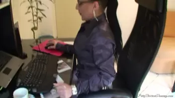 Working Hard At Home Screencap 17 on sinx.preview.netperv.com