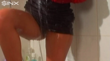 Babe Drenches Her Clothed Body In Water Screencap 33 on sinx.preview.netperv.com