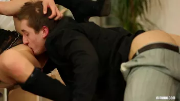 Taken Bi Surprise Screencap 65 on sinx.preview.netperv.com