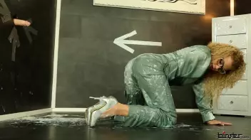 Follow The Arrow To Gloryhole Glory! Screencap 70 on sinx.preview.netperv.com