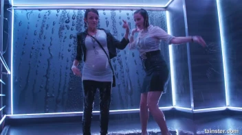 Shower Satisfaction Screencap 54 on sinx.preview.netperv.com