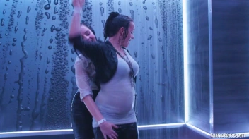 Shower Satisfaction Screencap 59 on sinx.preview.netperv.com