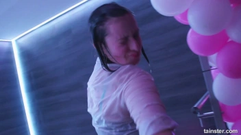 Shower Satisfaction Screencap 70 on sinx.preview.netperv.com