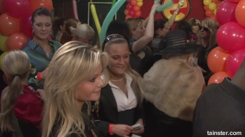 Gash Gamblers Part 5 - Cam 2 Screencap 21 on sinx.preview.netperv.com