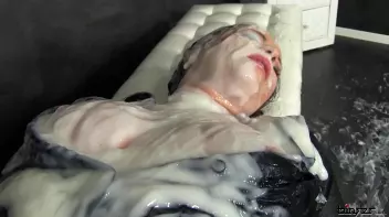 Slimy Birthday Surprise Screencap 96 on sinx.preview.netperv.com