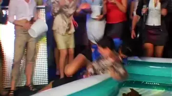 Eurobabe Grease Fight Screencap 2 on sinx.preview.netperv.com