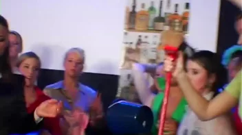 Eurobabe Grease Fight Screencap 29 on sinx.preview.netperv.com