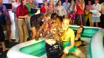 Eurobabe Grease Fight Screencap 38 on sinx.preview.netperv.com