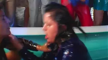 Eurobabe Grease Fight Screencap 40 on sinx.preview.netperv.com